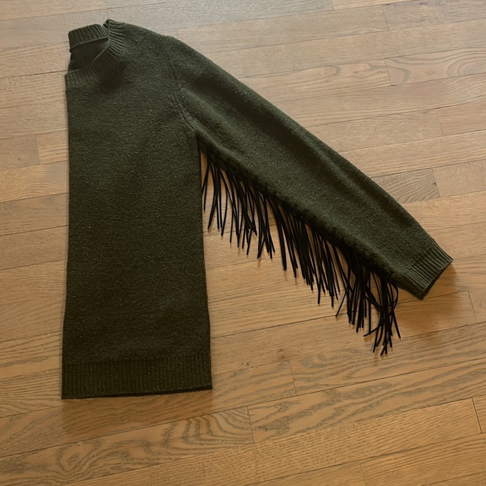 Minimum sweater with suede fringe